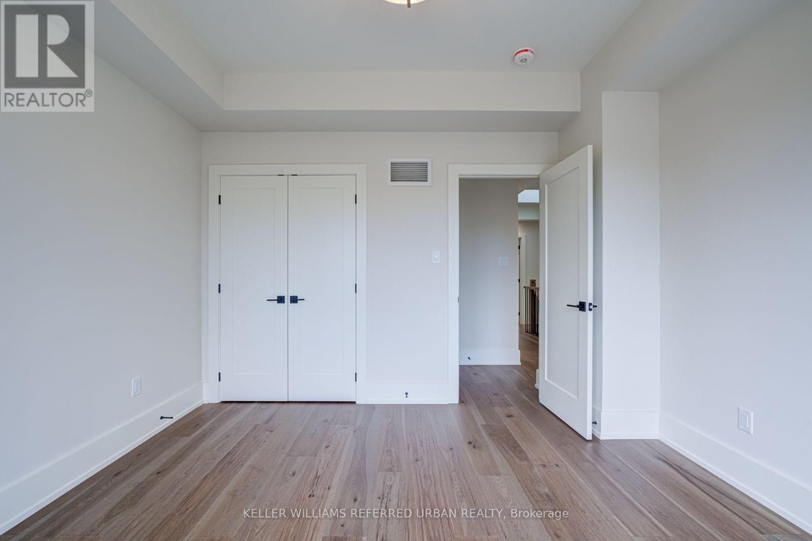 62 Ash Crescent, Toronto (long Branch), Ontario