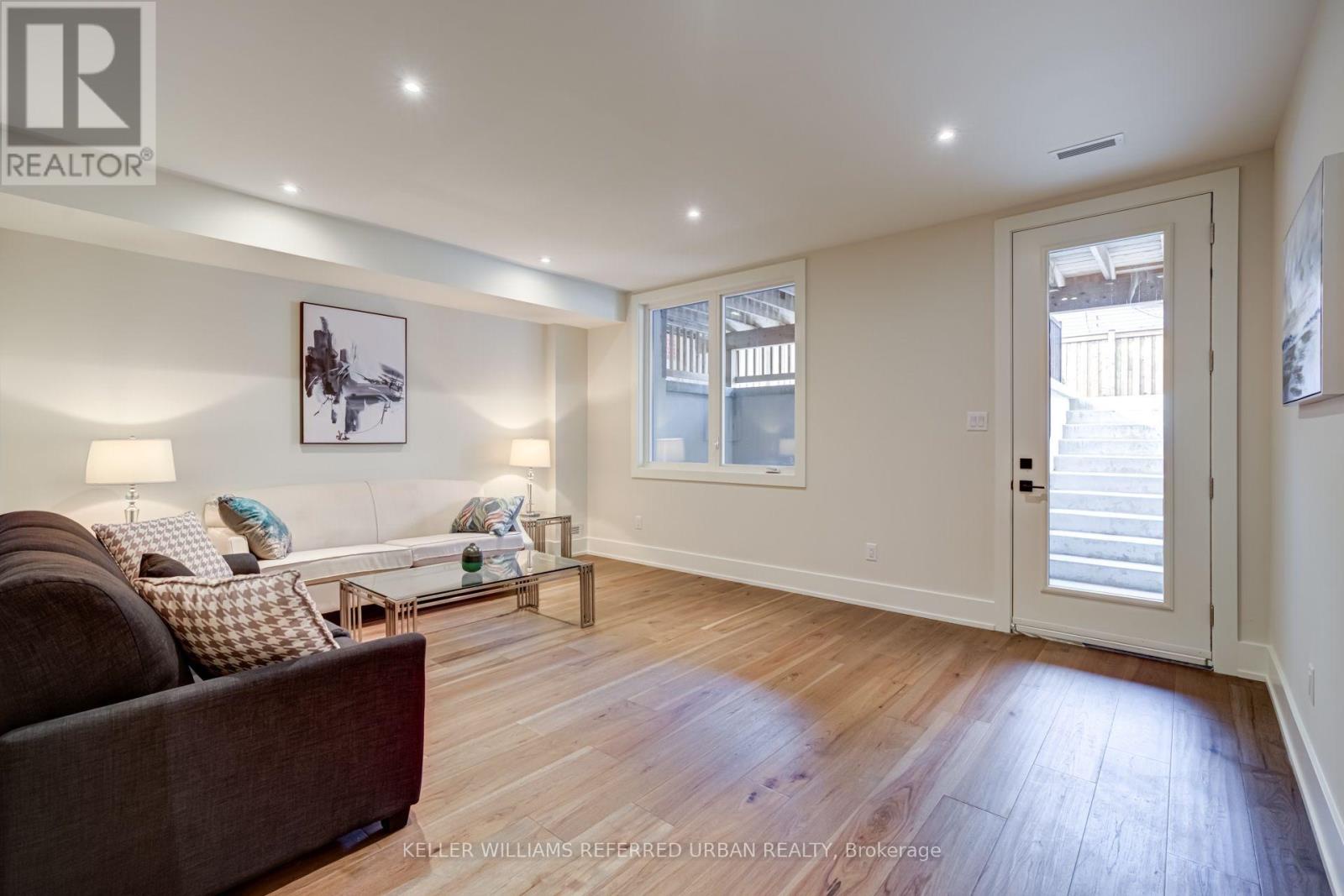 62 Ash Crescent, Toronto (long Branch), Ontario