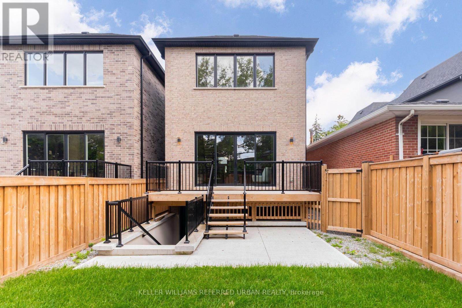 62 Ash Crescent, Toronto (long Branch), Ontario