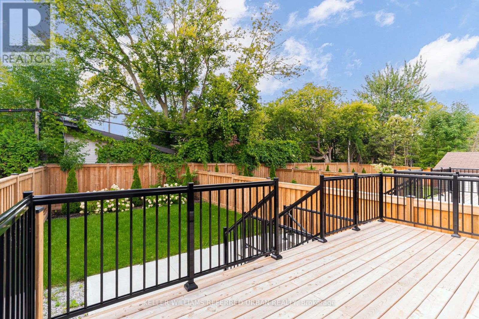 62 Ash Crescent, Toronto (long Branch), Ontario