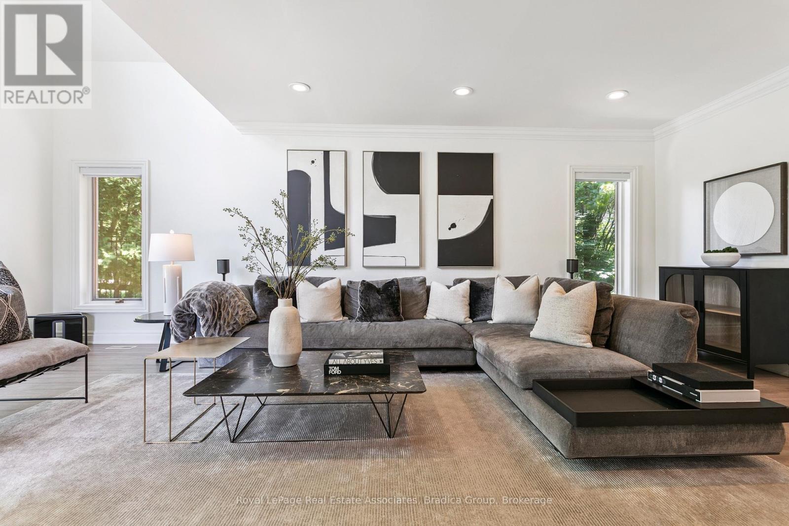 19 Lorraine Gardens, Toronto (islington-city Centre West), Ontario