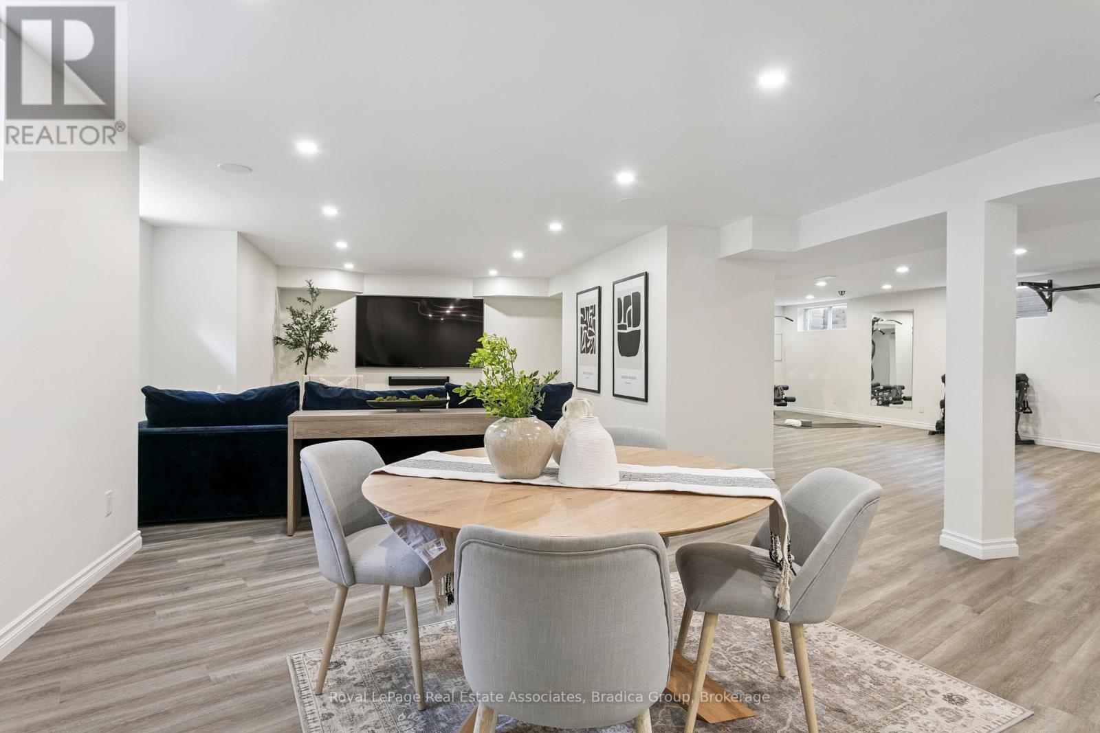 19 Lorraine Gardens, Toronto (islington-city Centre West), Ontario