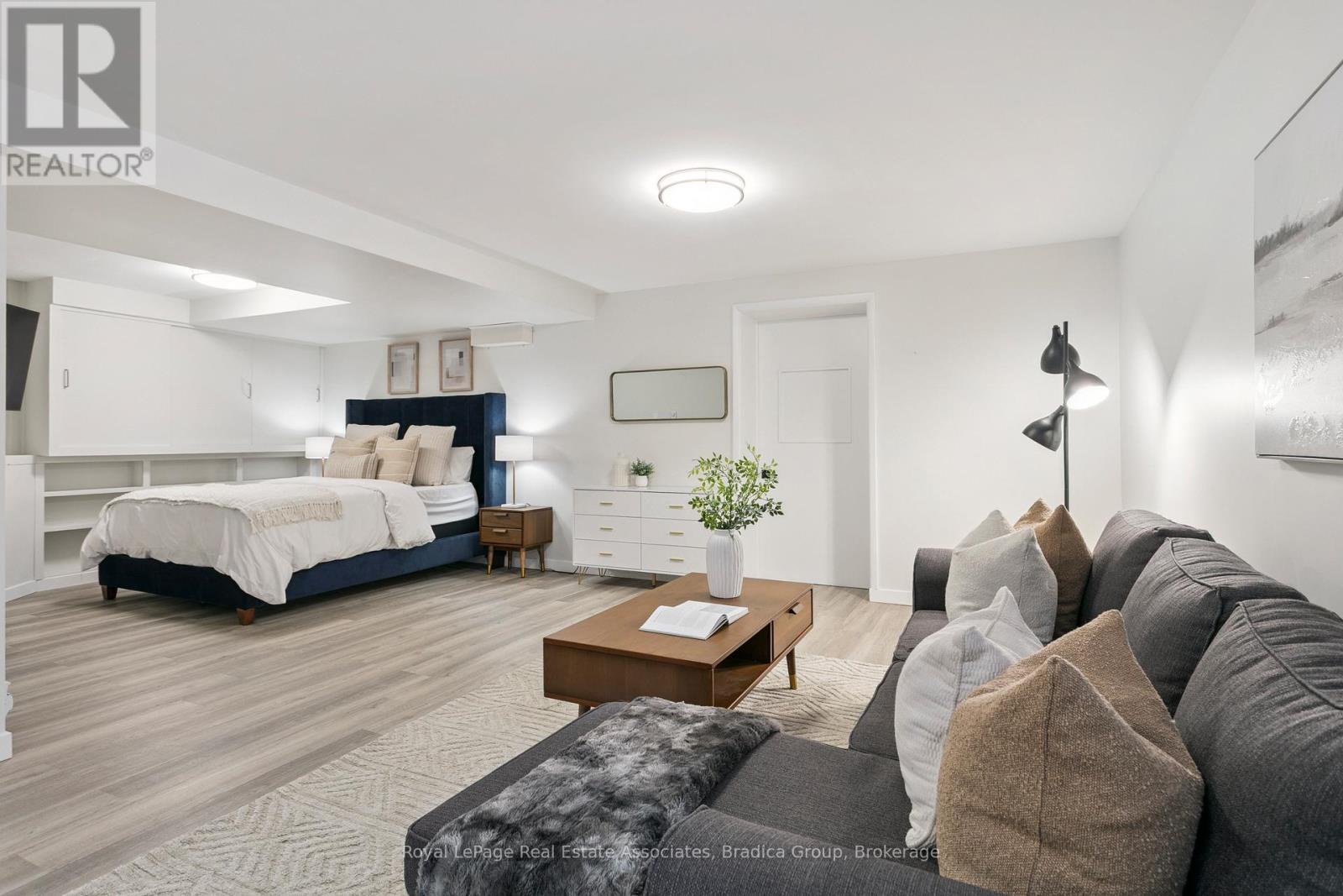 19 Lorraine Gardens, Toronto (islington-city Centre West), Ontario