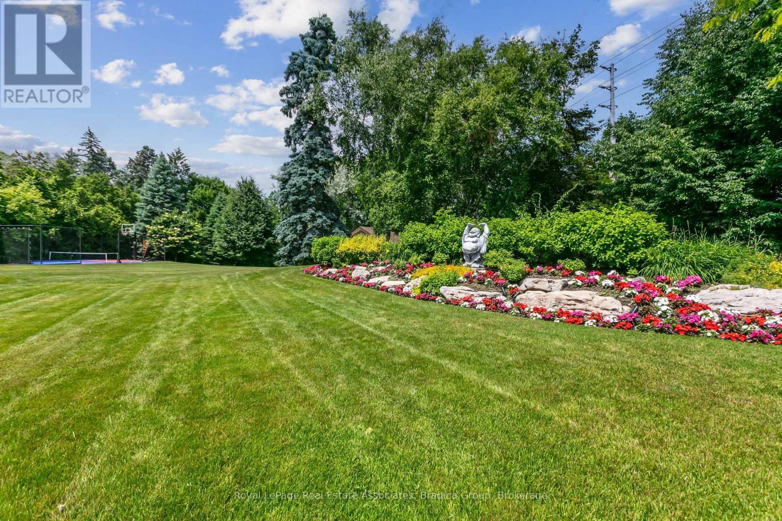 19 Lorraine Gardens, Toronto (islington-city Centre West), Ontario