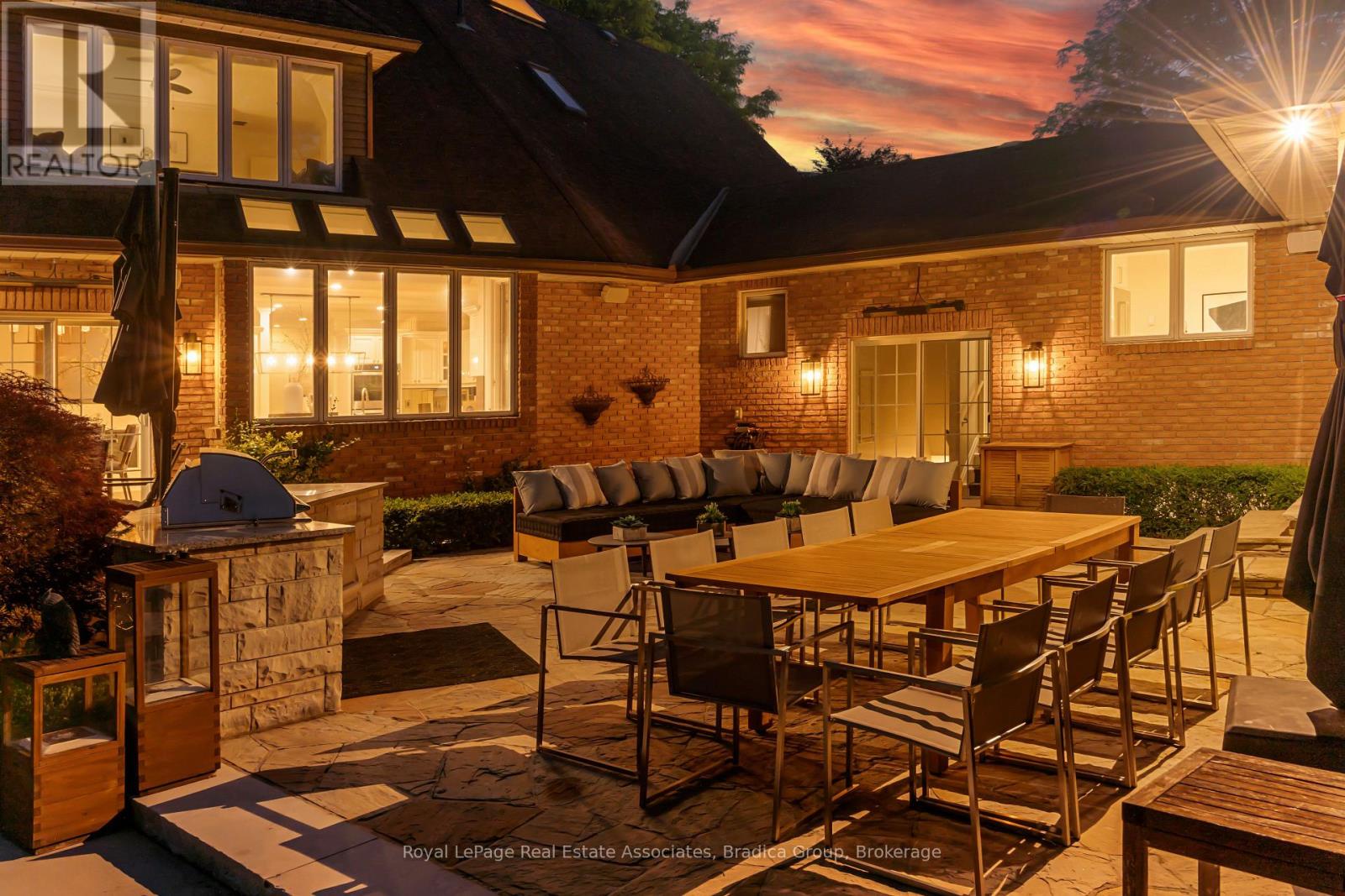 19 Lorraine Gardens, Toronto (islington-city Centre West), Ontario