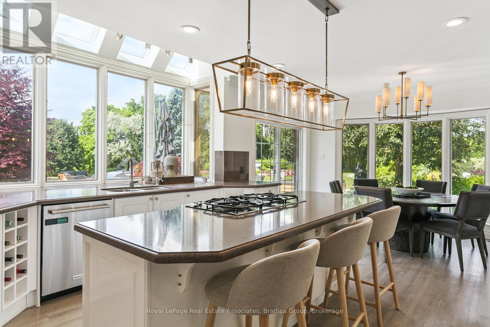 19 Lorraine Gardens, Toronto (islington-city Centre West), Ontario