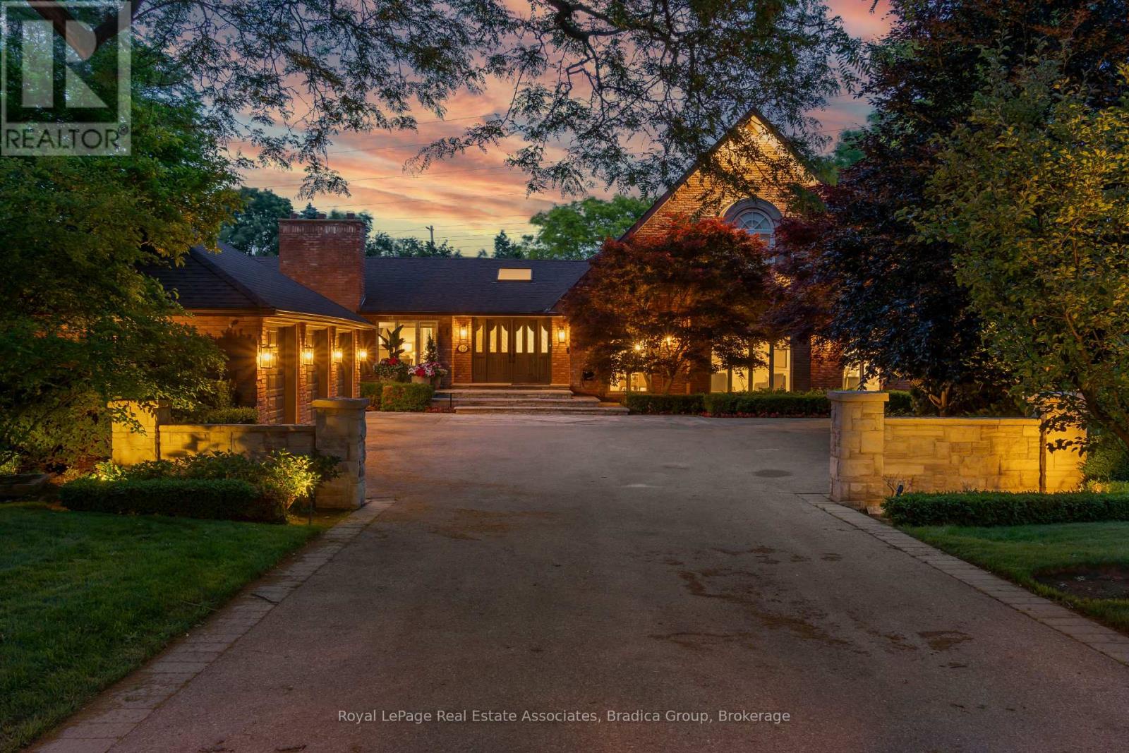 19 Lorraine Gardens, Toronto (islington-city Centre West), Ontario