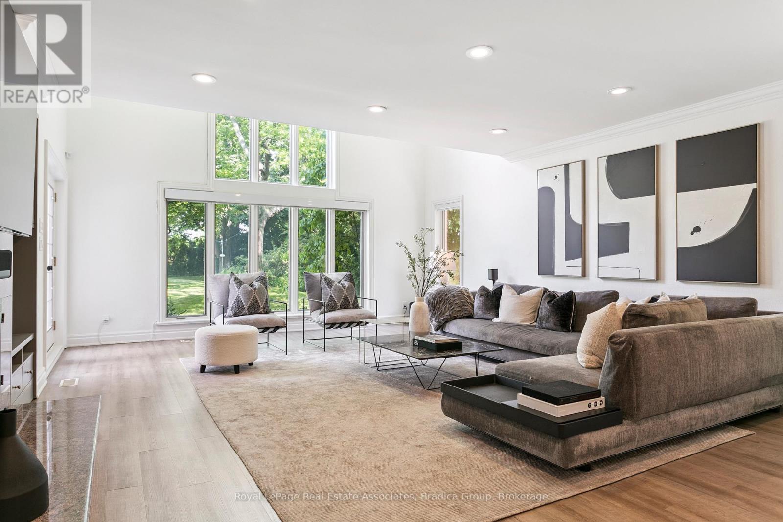 19 Lorraine Gardens, Toronto (islington-city Centre West), Ontario