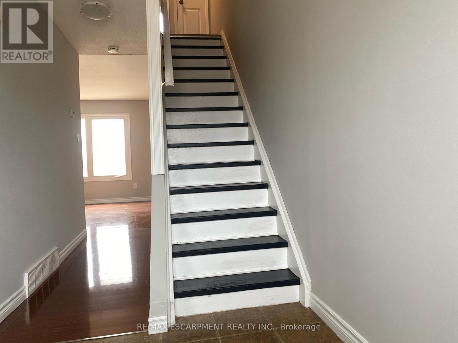 3 - 1025 Upper Gage Avenue, Hamilton (berrisfield), Ontario