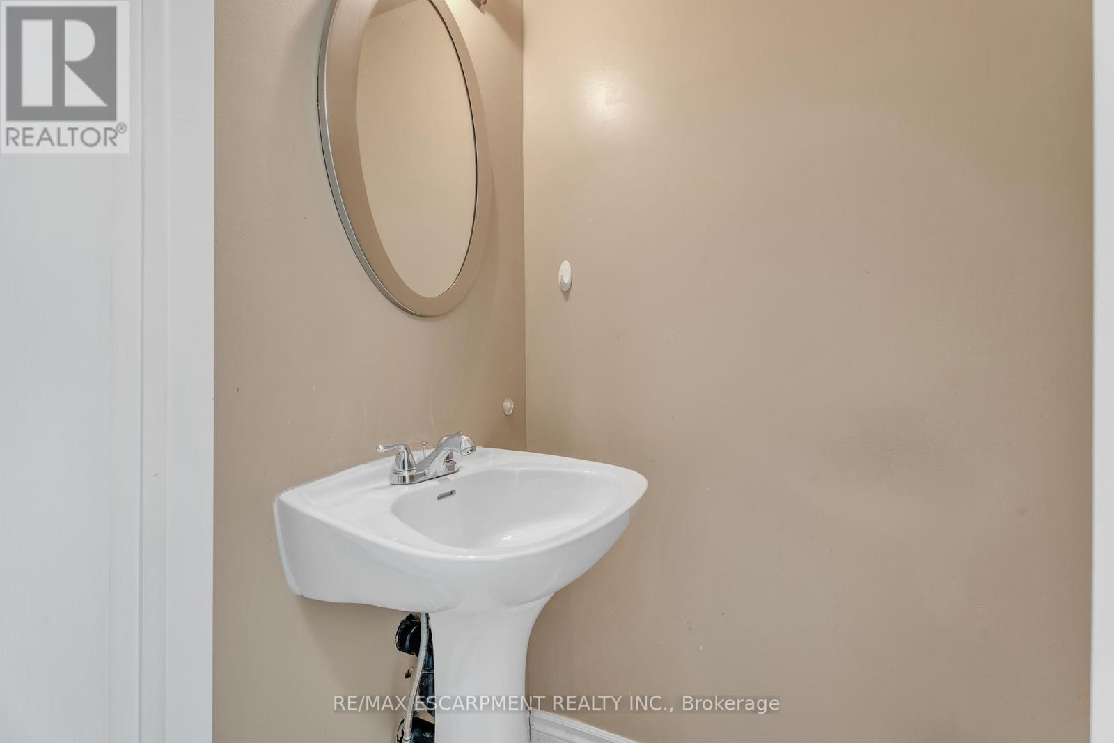 3 - 1025 Upper Gage Avenue, Hamilton (berrisfield), Ontario