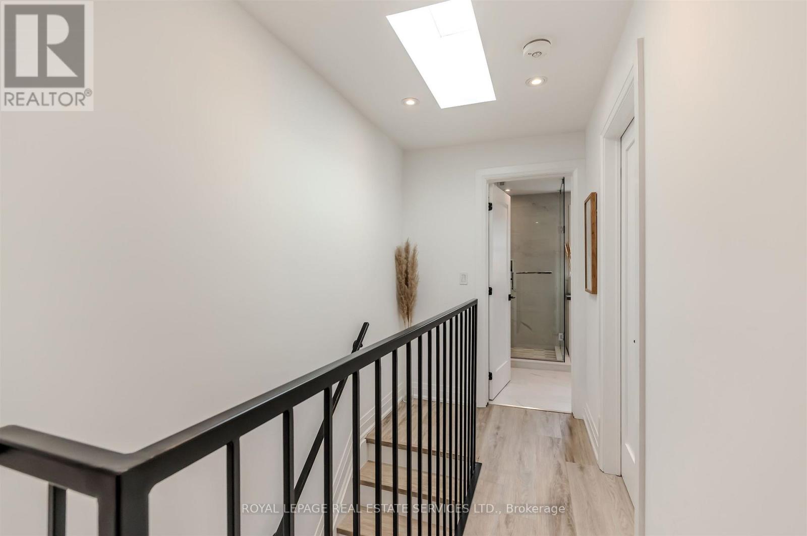 18 Milton Street, Toronto (mimico), Ontario