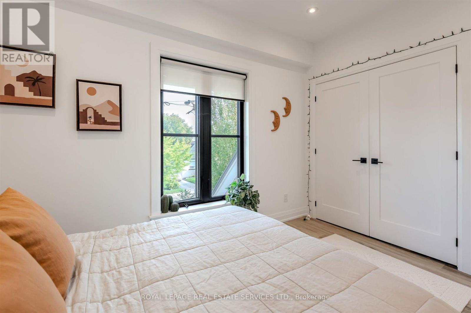 18 Milton Street, Toronto (mimico), Ontario