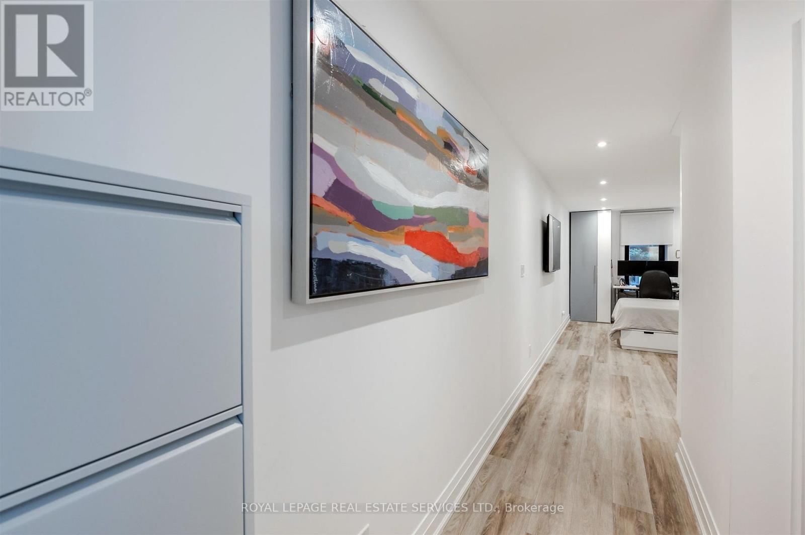 18 Milton Street, Toronto (mimico), Ontario