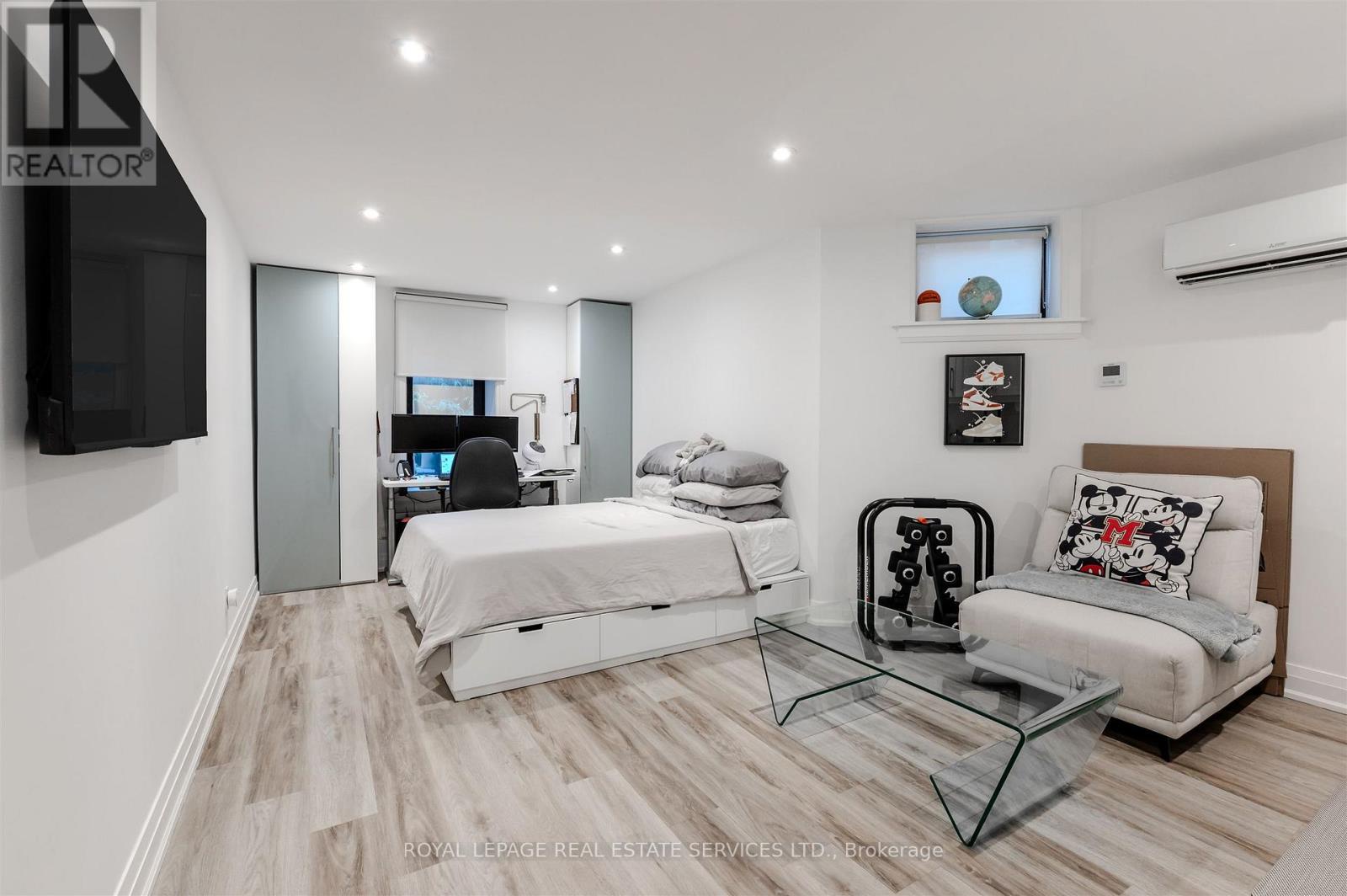 18 Milton Street, Toronto (mimico), Ontario