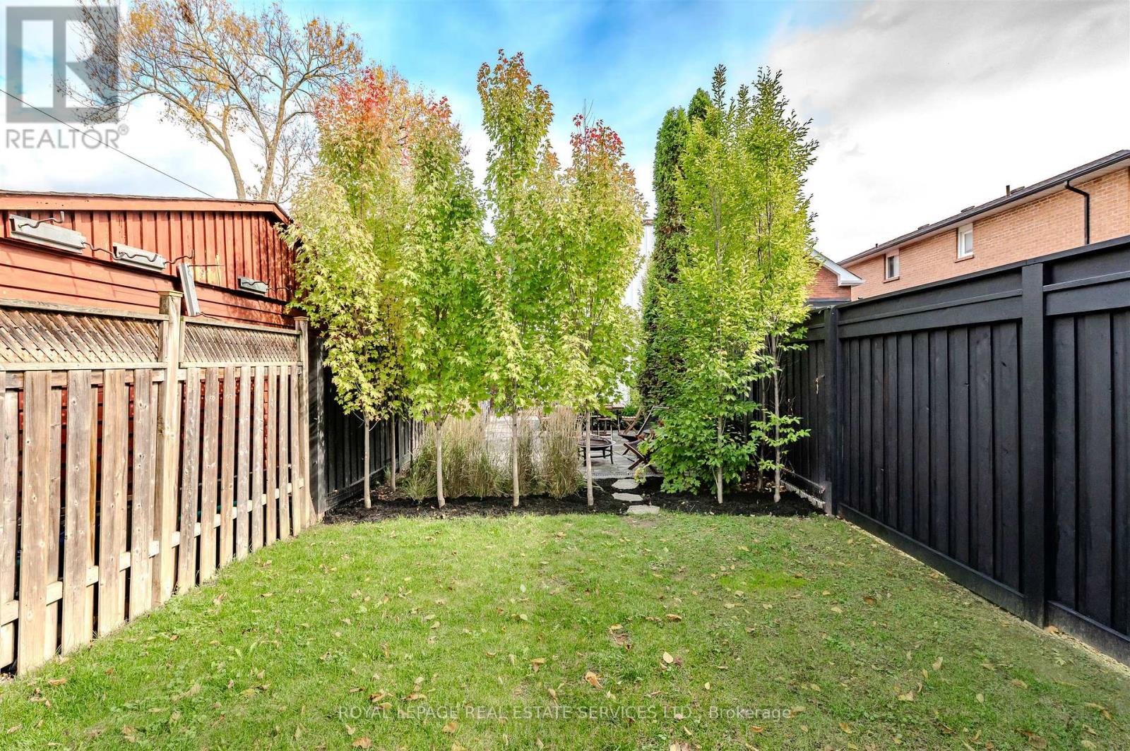 18 Milton Street, Toronto (mimico), Ontario