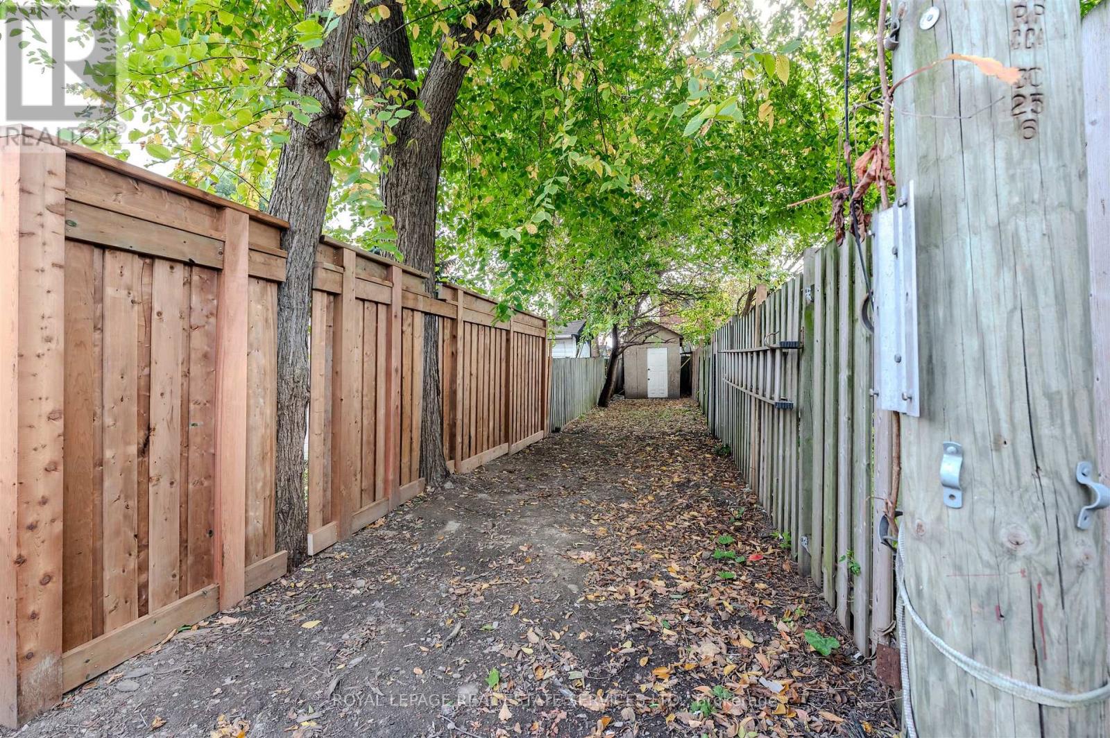 18 Milton Street, Toronto (mimico), Ontario