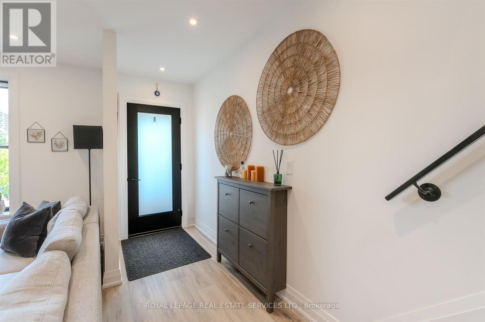 18 Milton Street, Toronto (mimico), Ontario