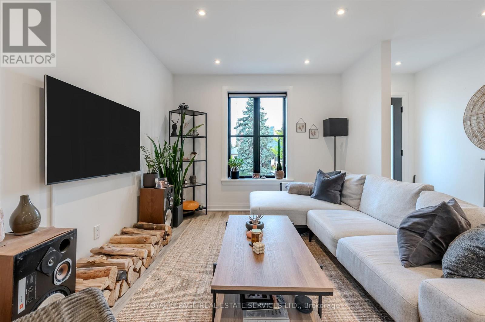 18 Milton Street, Toronto (mimico), Ontario