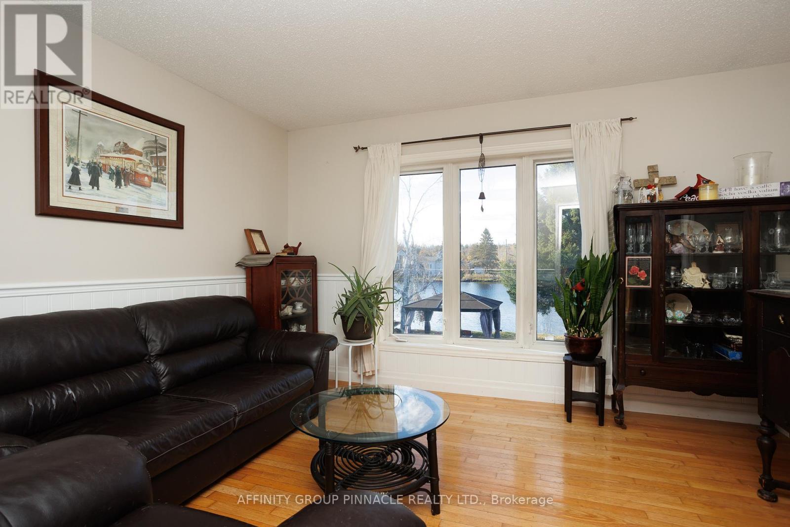 18 Summerside Road, Kawartha Lakes (coboconk), Ontario