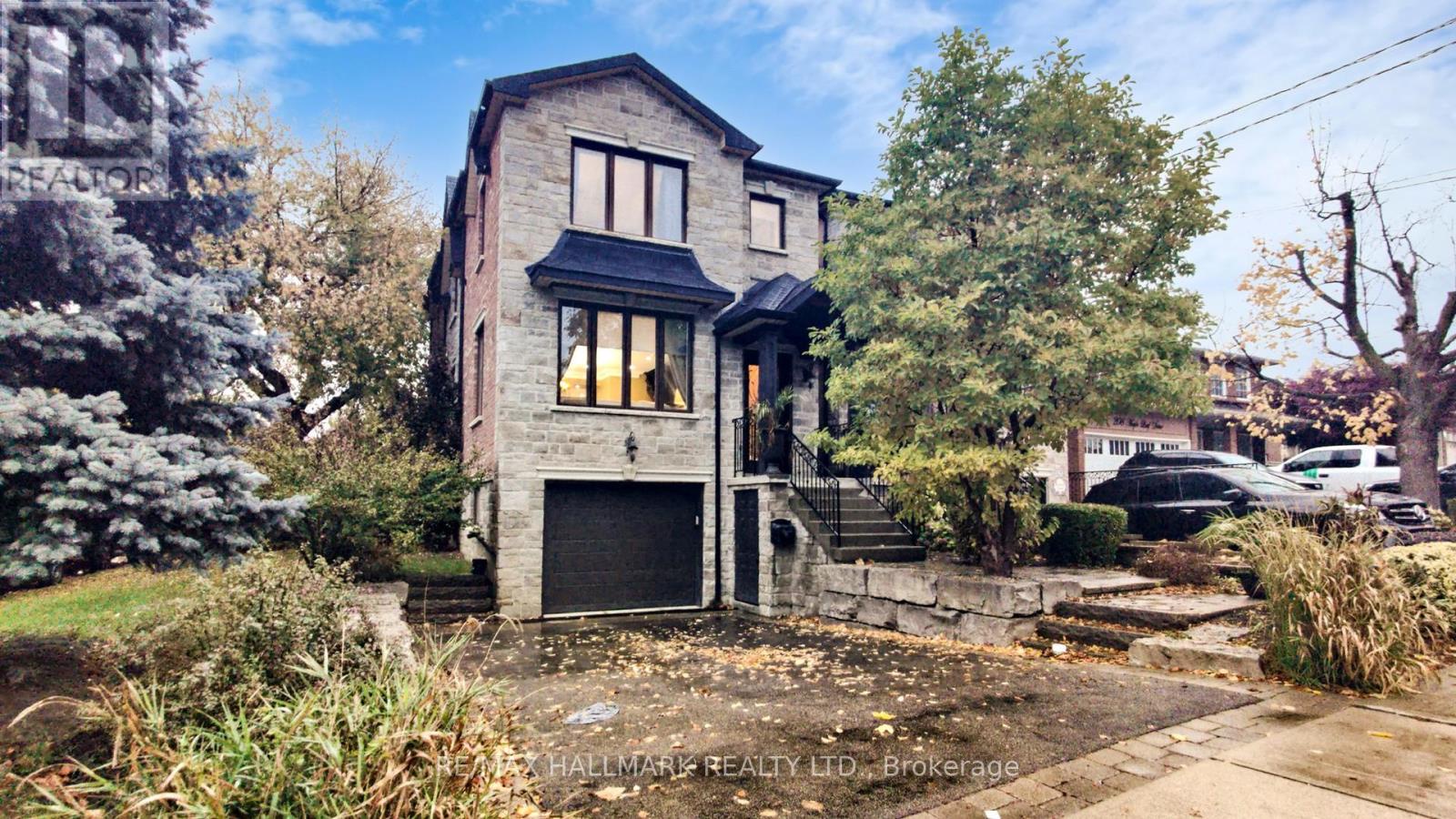 204 Maple Leaf Drive, Toronto (rustic), Ontario