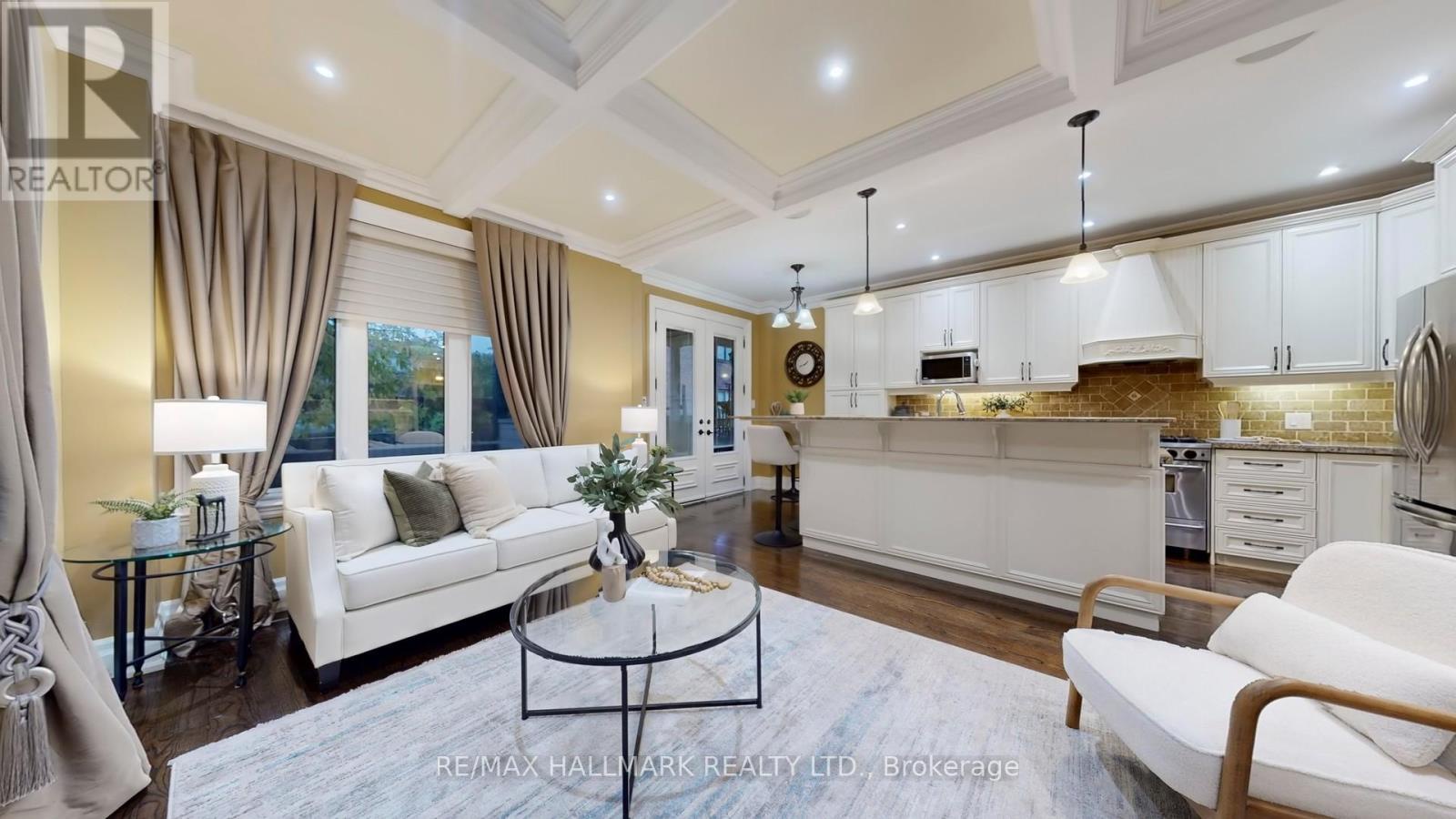 204 Maple Leaf Drive, Toronto (rustic), Ontario