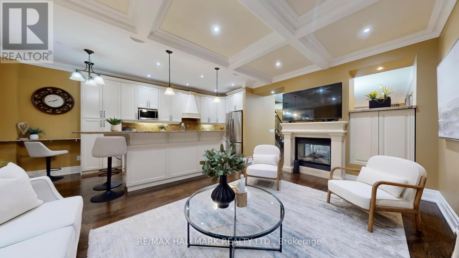 204 Maple Leaf Drive, Toronto (rustic), Ontario