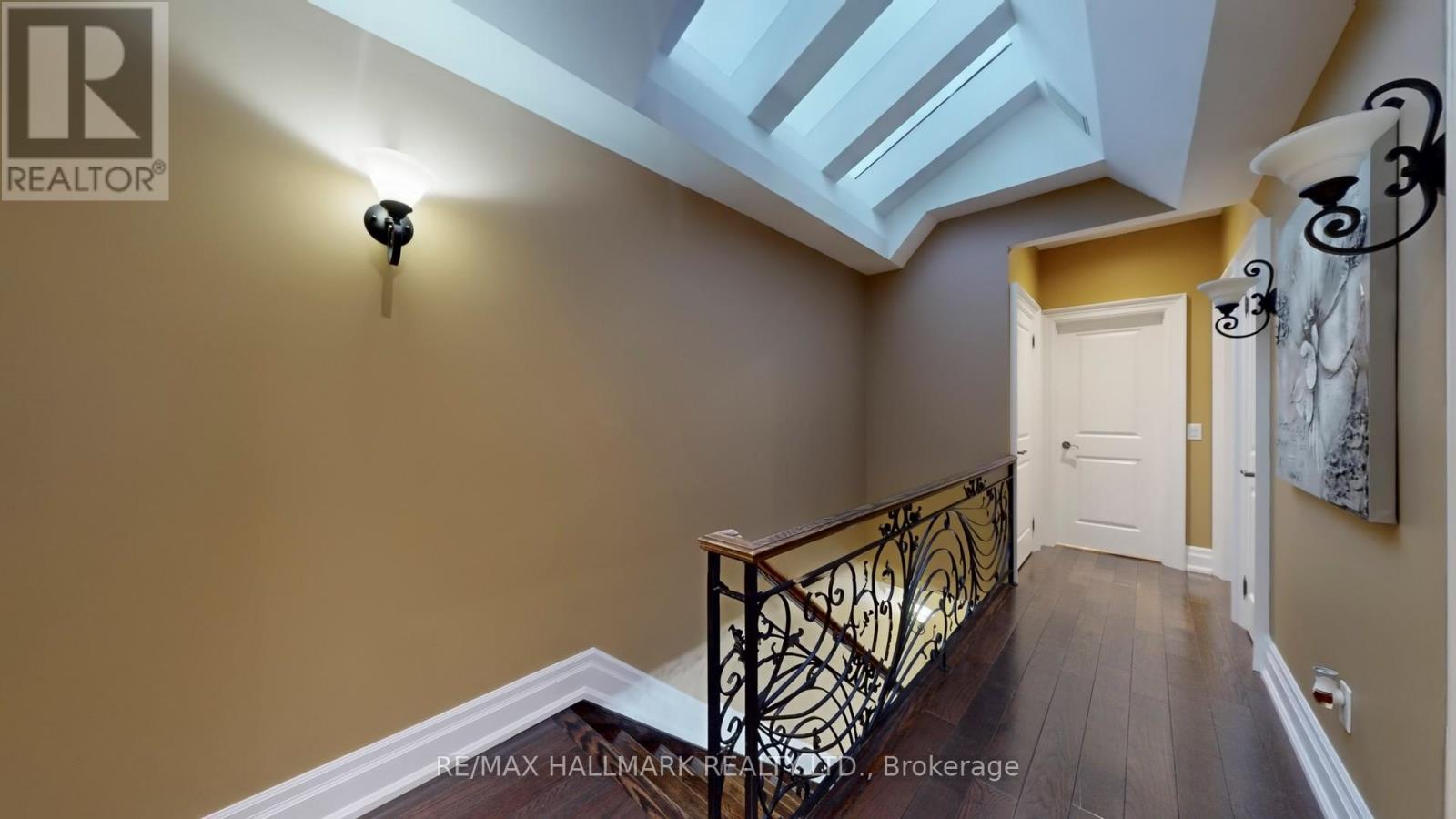 204 Maple Leaf Drive, Toronto (rustic), Ontario