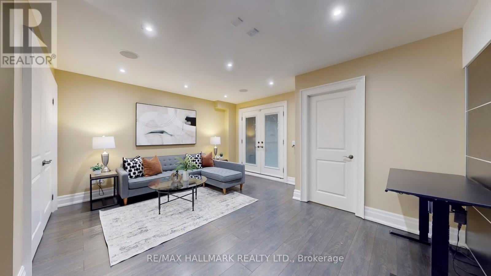 204 Maple Leaf Drive, Toronto (rustic), Ontario