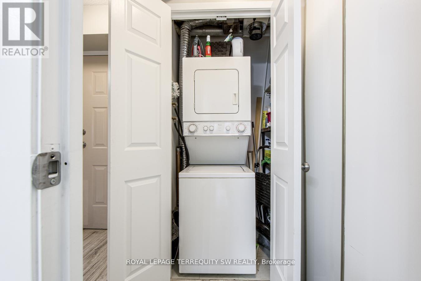 933 - 222 The Esplanade, Toronto (waterfront Communities), Ontario