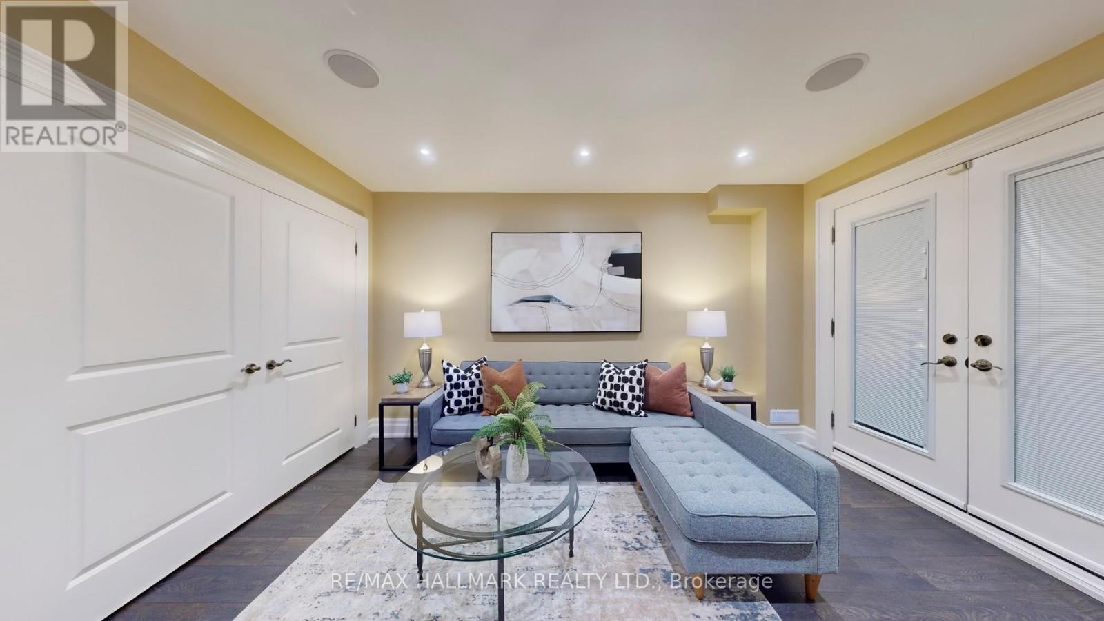 204 Maple Leaf Drive, Toronto (rustic), Ontario