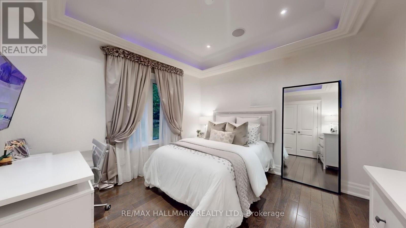 204 Maple Leaf Drive, Toronto (rustic), Ontario