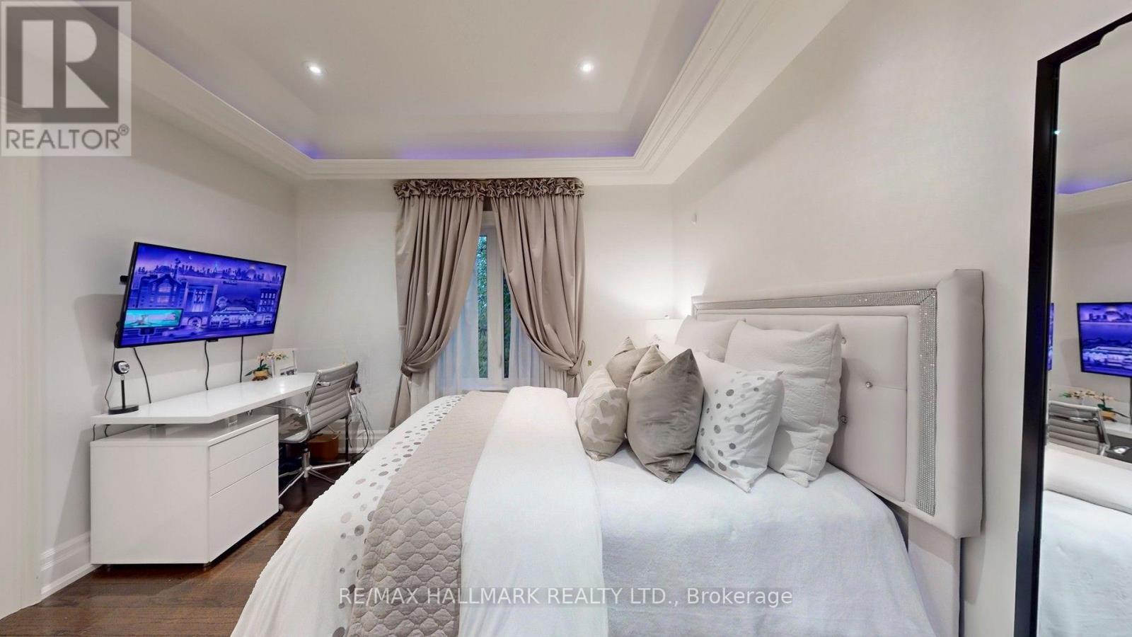 204 Maple Leaf Drive, Toronto (rustic), Ontario