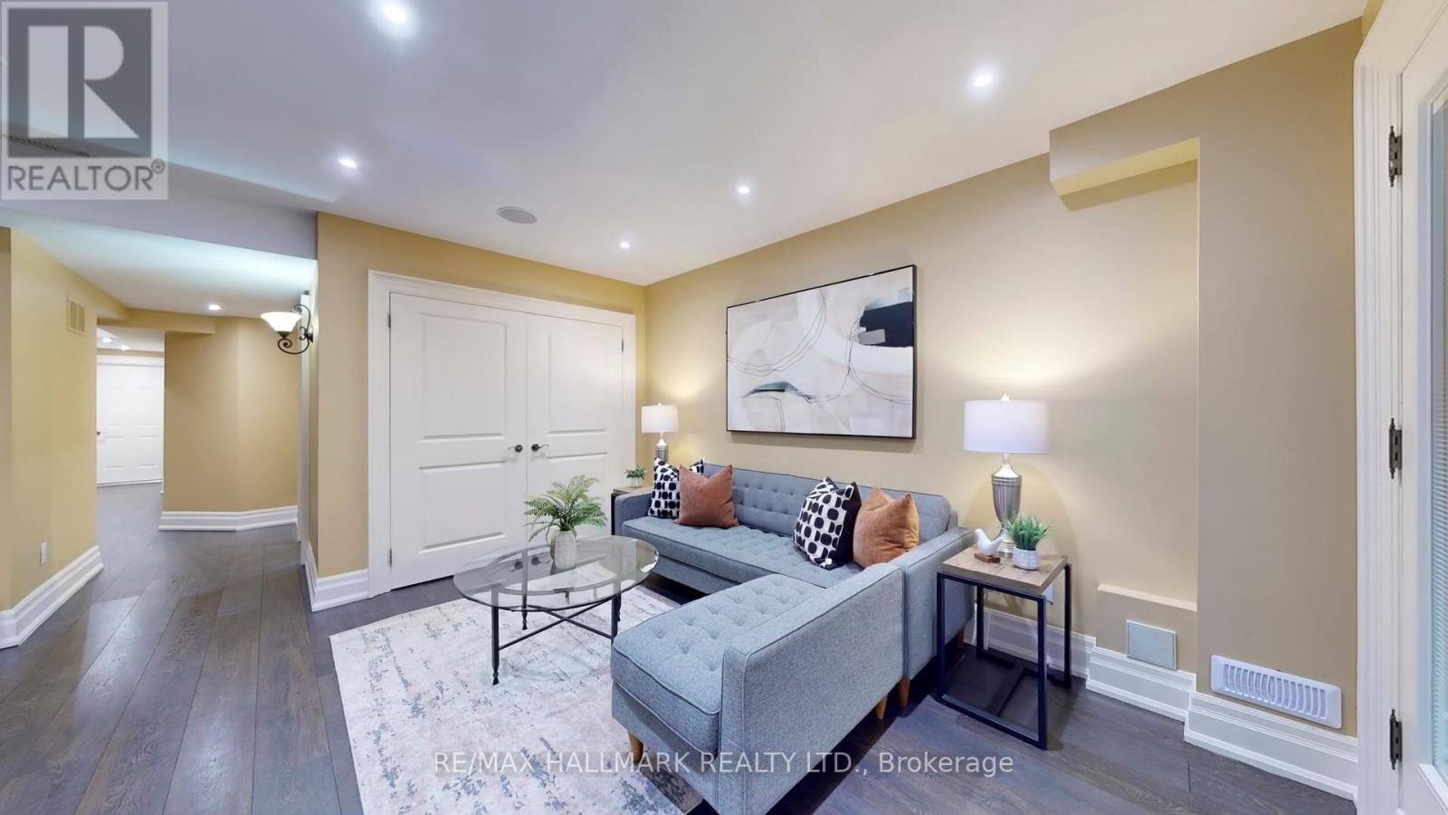 204 Maple Leaf Drive, Toronto (rustic), Ontario