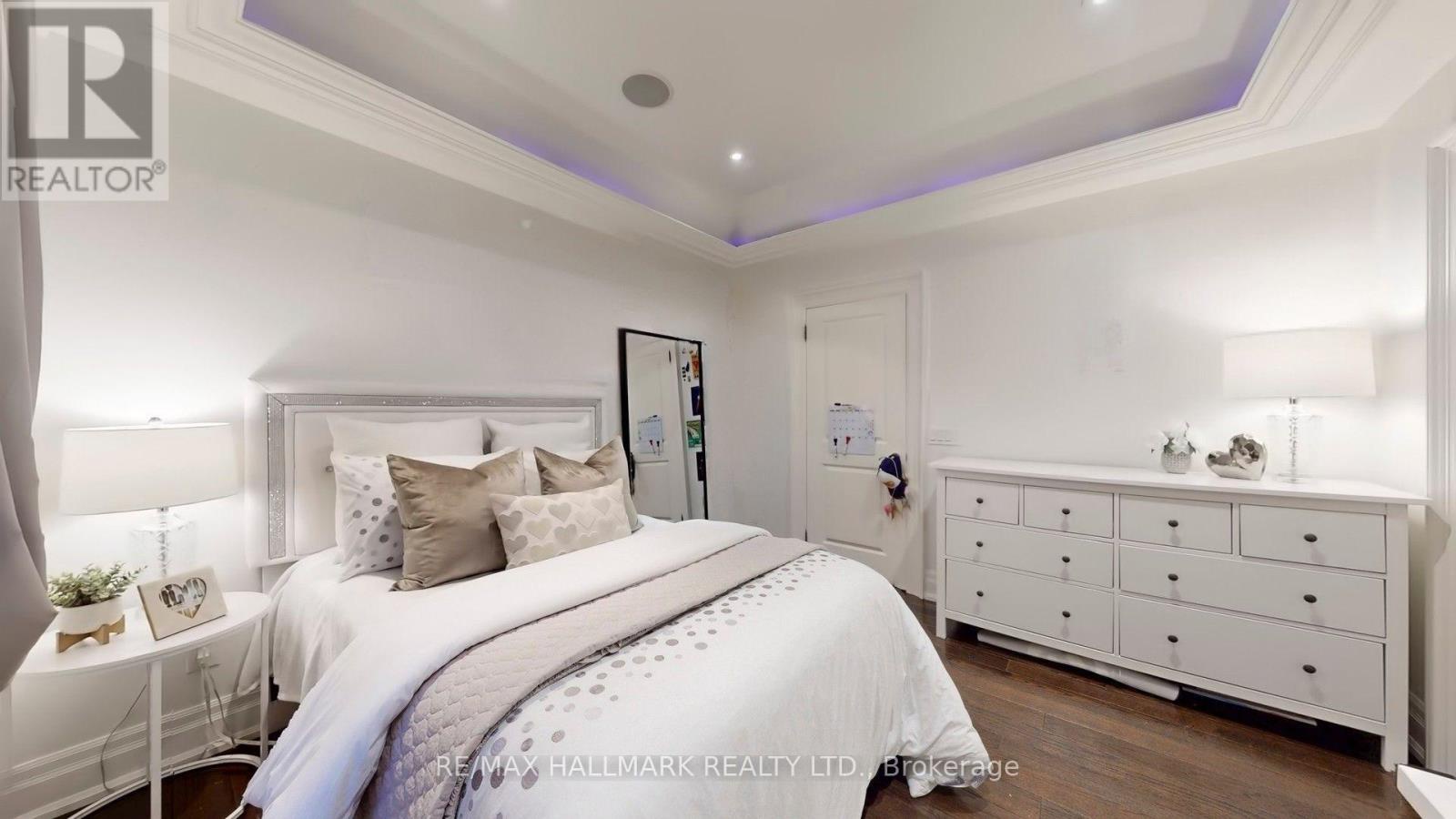 204 Maple Leaf Drive, Toronto (rustic), Ontario