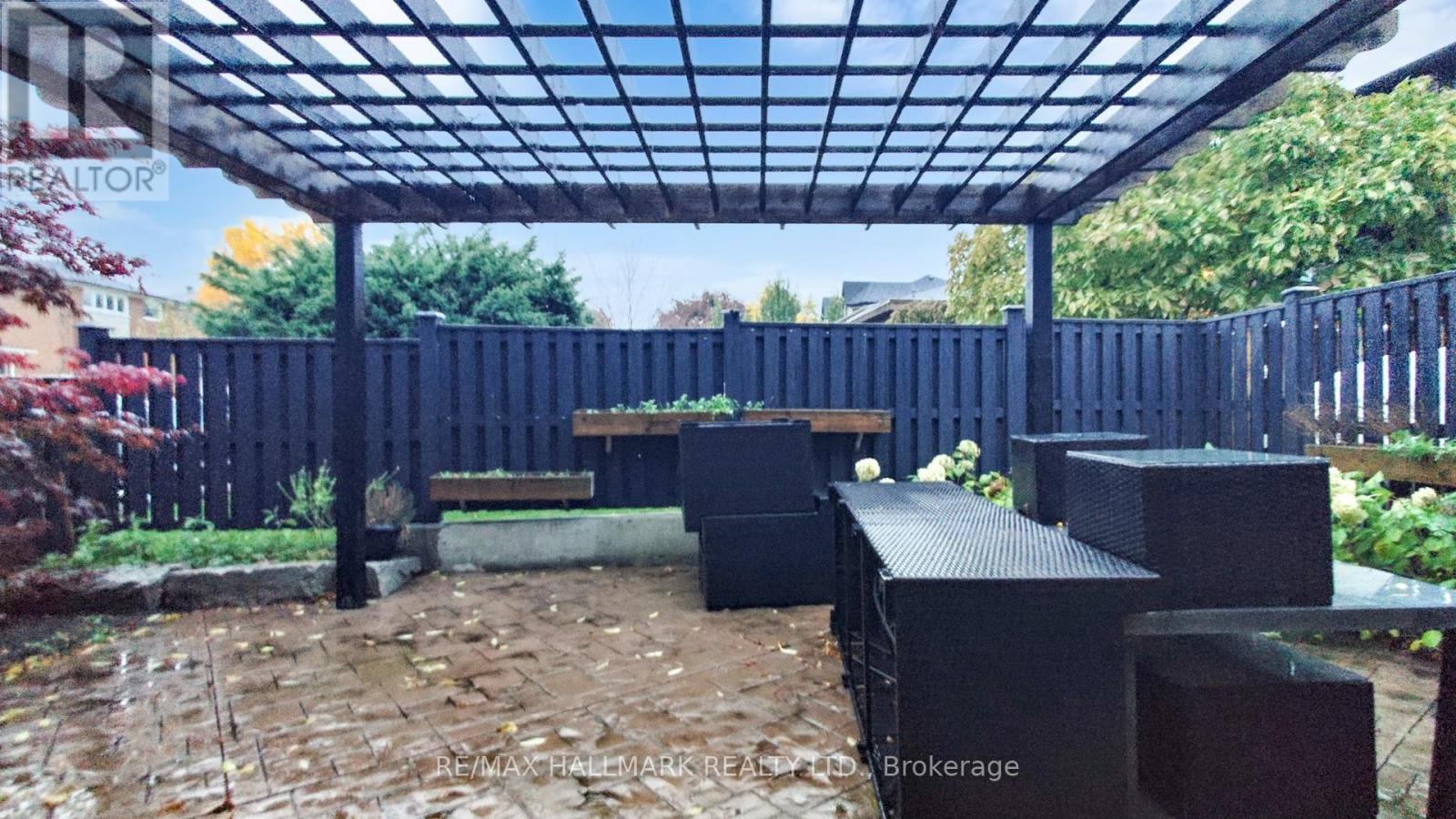 204 Maple Leaf Drive, Toronto (rustic), Ontario