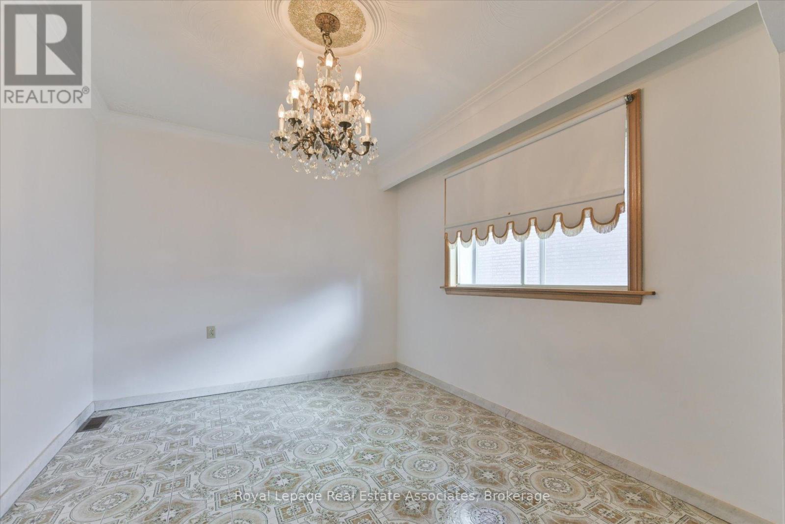 135 Jay Street, Toronto (maple Leaf), Ontario