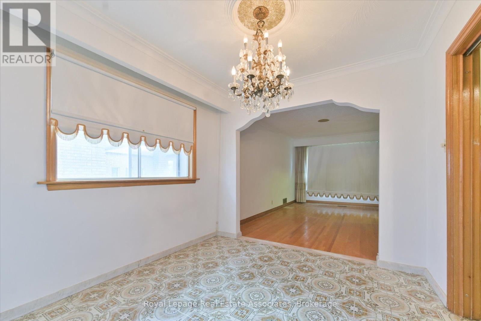 135 Jay Street, Toronto (maple Leaf), Ontario