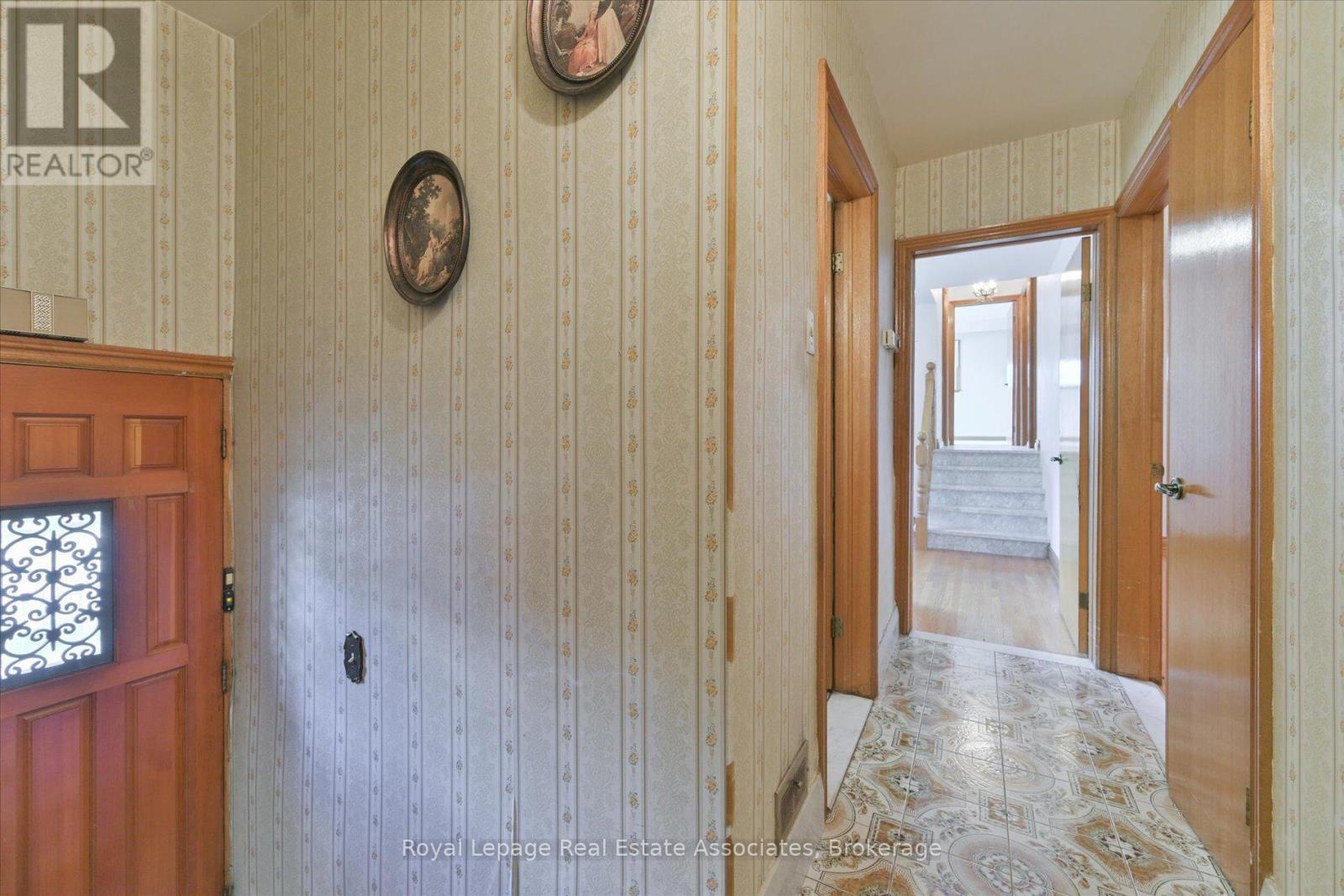 135 Jay Street, Toronto (maple Leaf), Ontario