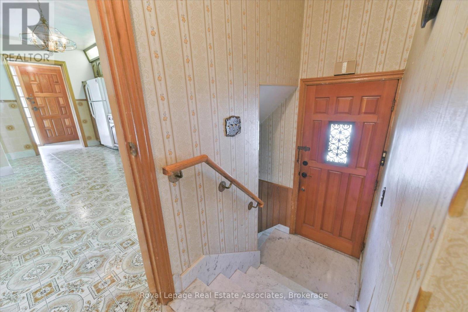 135 Jay Street, Toronto (maple Leaf), Ontario