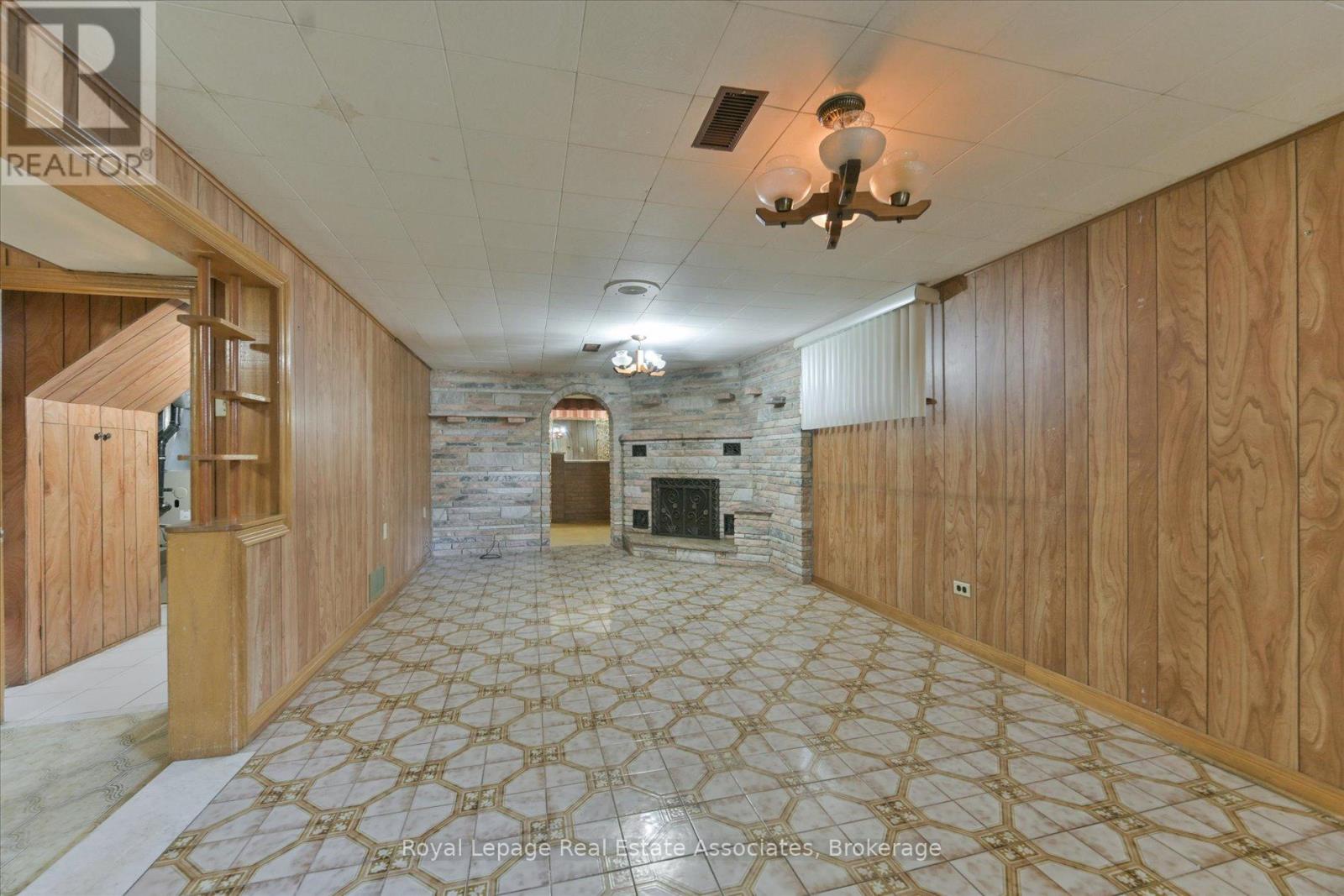 135 Jay Street, Toronto (maple Leaf), Ontario