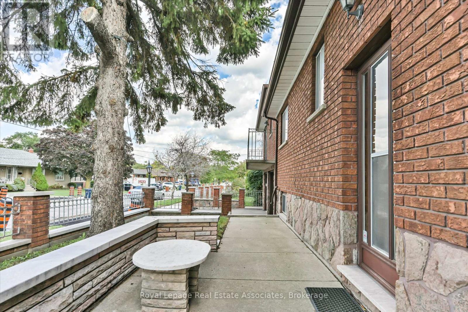 135 Jay Street, Toronto (maple Leaf), Ontario