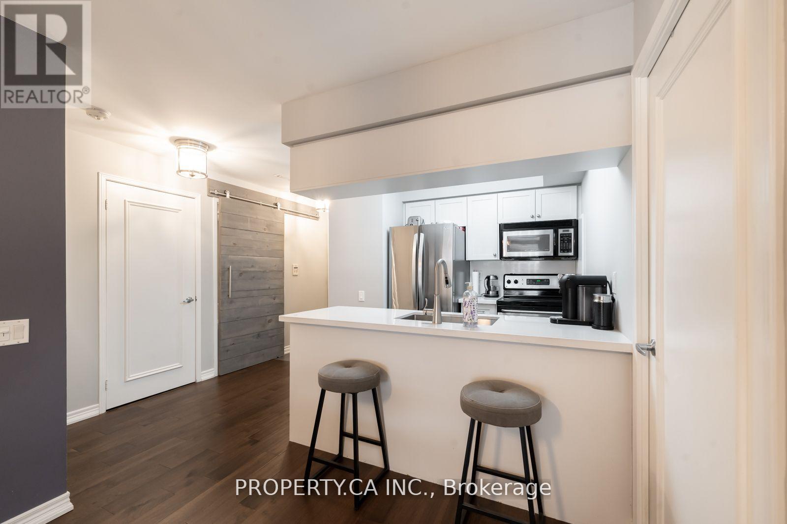 202 - 60 St Clair Avenue W, Toronto (yonge-st. Clair), Ontario