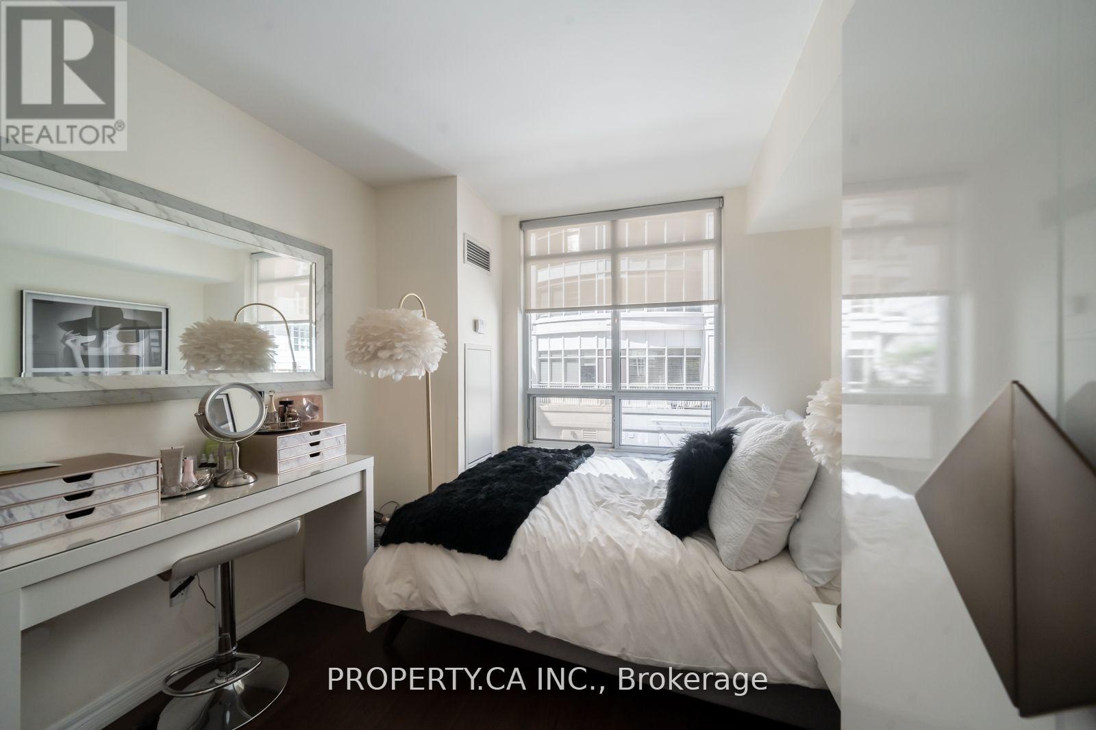 202 - 60 St Clair Avenue W, Toronto (yonge-st. Clair), Ontario