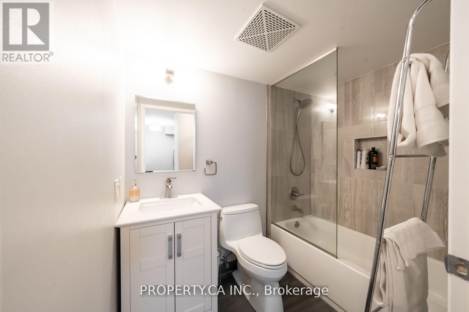 202 - 60 St Clair Avenue W, Toronto (yonge-st. Clair), Ontario