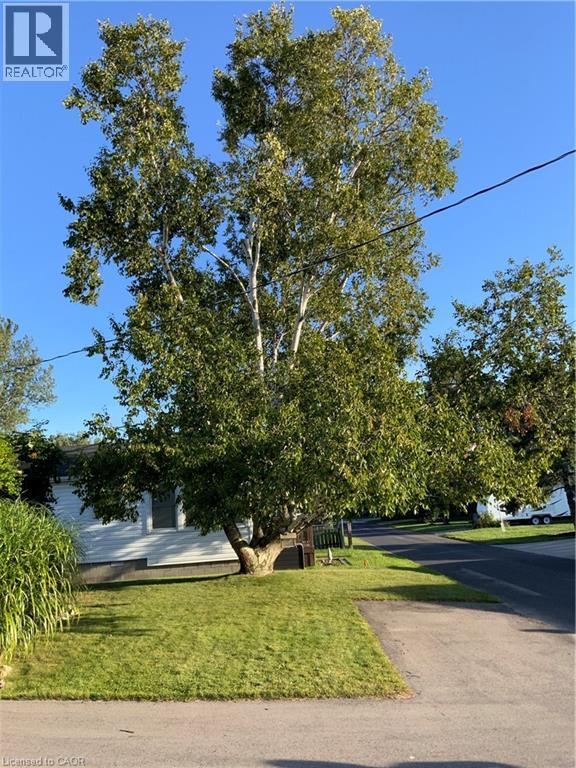 25 First Avenue, Long Point, Ontario