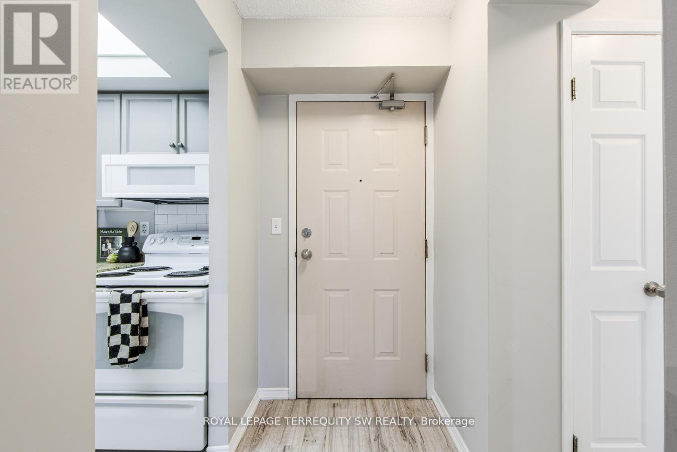 933 - 222 The Esplanade, Toronto (waterfront Communities), Ontario