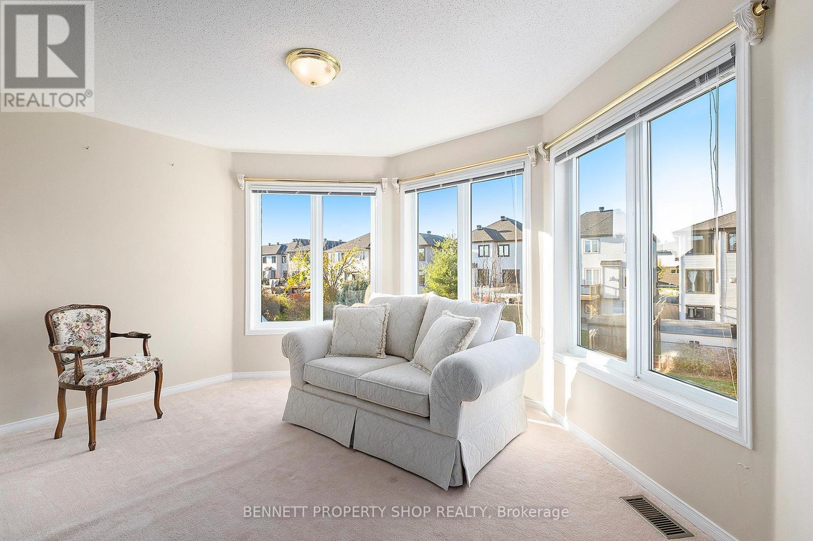 18 Tierney Drive, Ottawa, Ontario