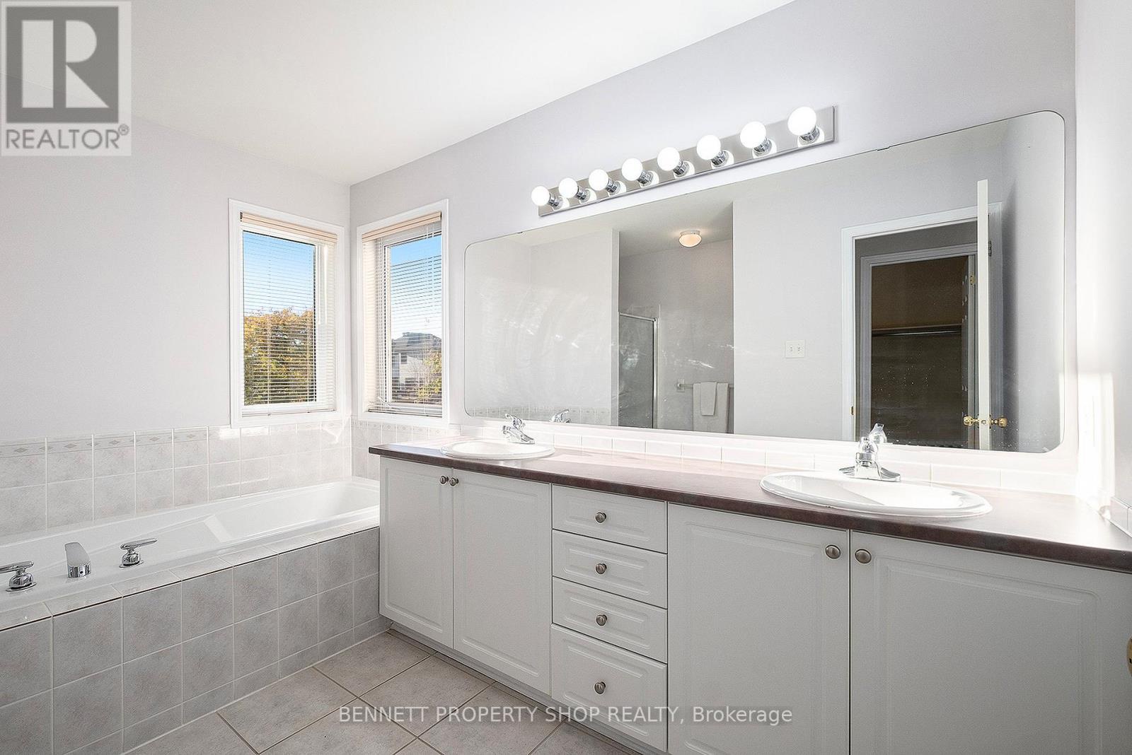 18 Tierney Drive, Ottawa, Ontario