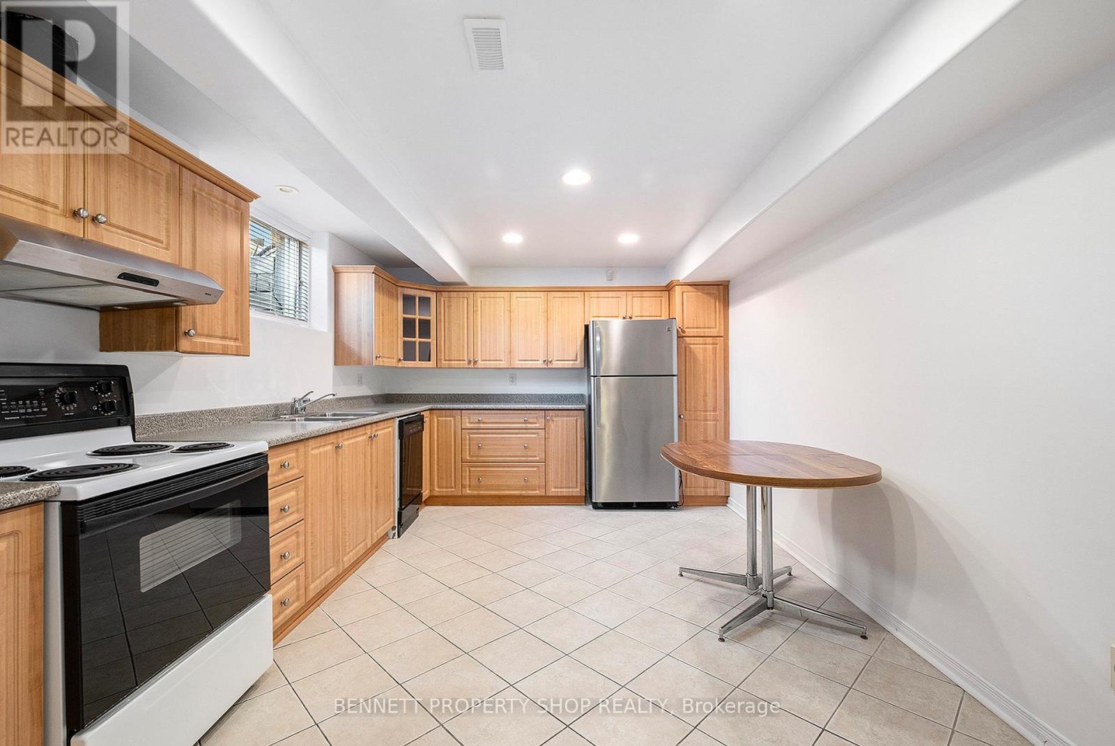 18 Tierney Drive, Ottawa, Ontario