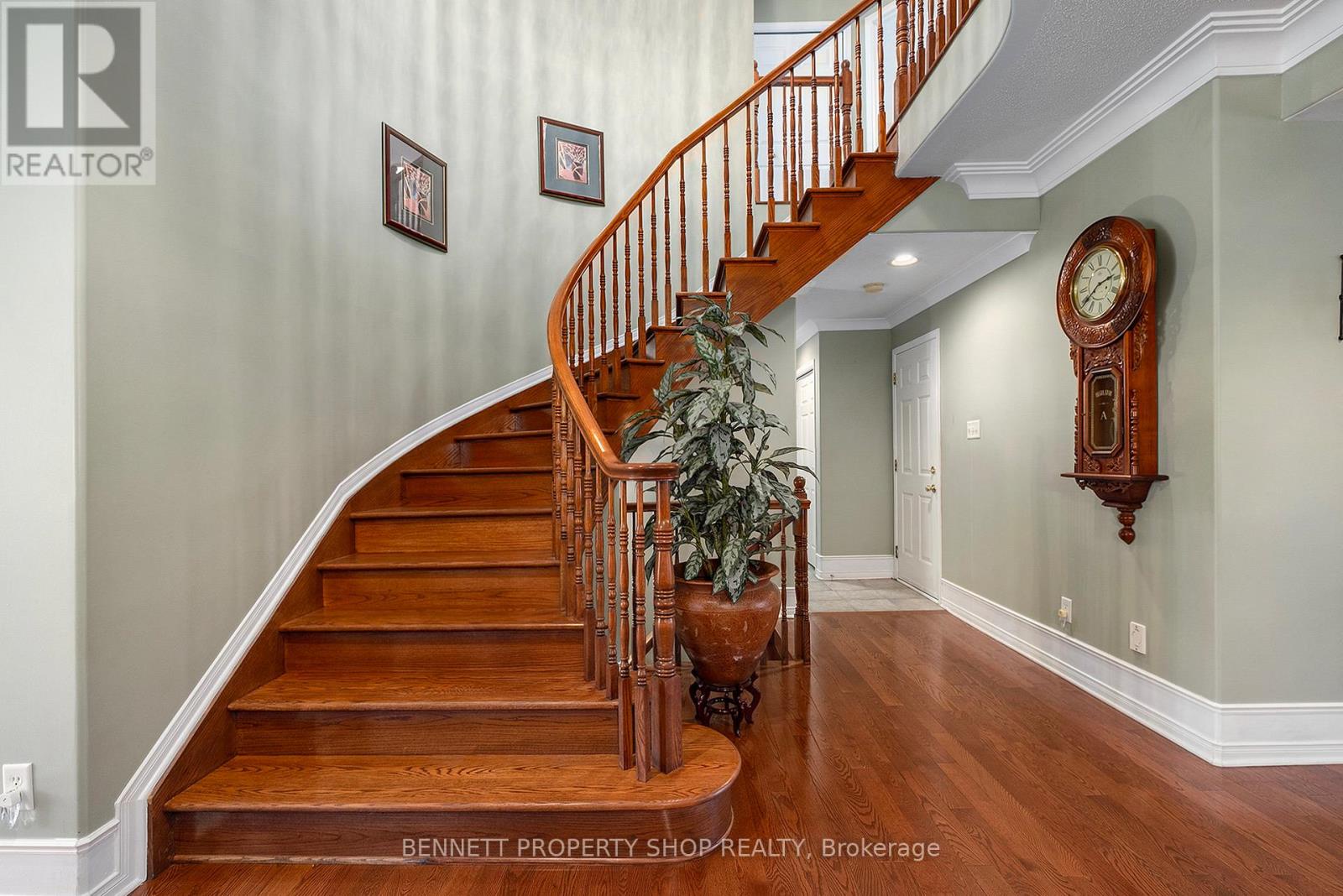 18 Tierney Drive, Ottawa, Ontario